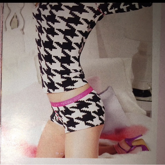 Victoria's Secret Vintage NWTPink Black & White LargeHoundstooth Pj Set 💕